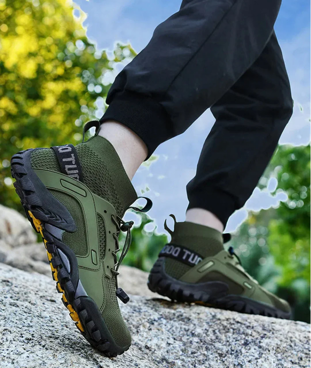 Bota Outdoor TitanTrail™ 2026 – Caminhada, Pesca e Aventura