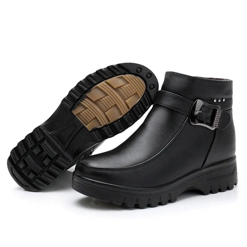 Bota Feminina de Couro Finds