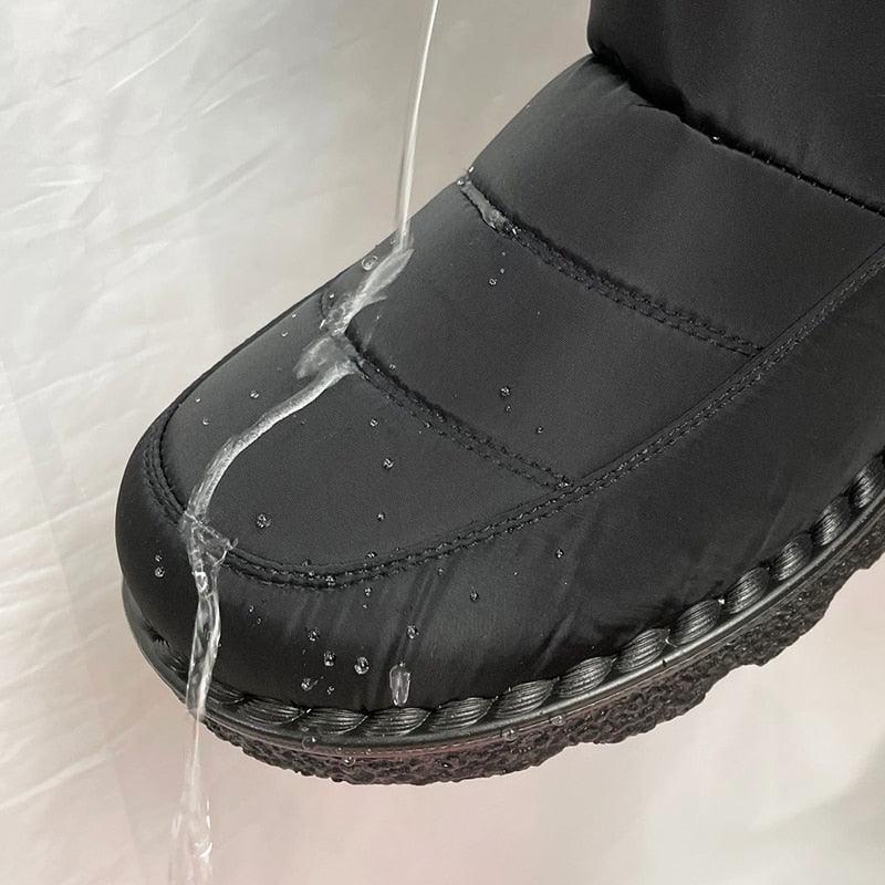 Bota Feminina Peluciada Impermeável