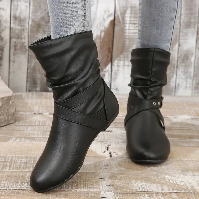 Bota Feminina Cano Baixo de Couro Legítimo
