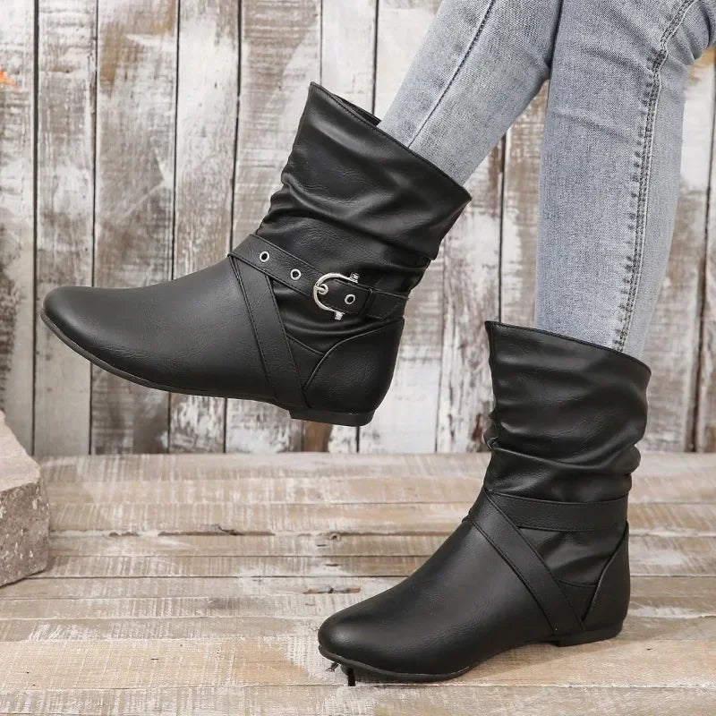 Bota Feminina Cano Baixo de Couro Legítimo